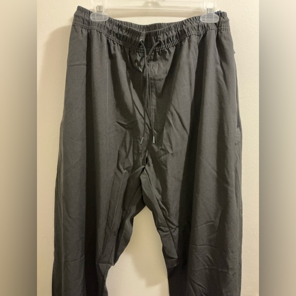 Mens Casual Black Jogger Pants with Zipper Pockets - Picture 4 of 9